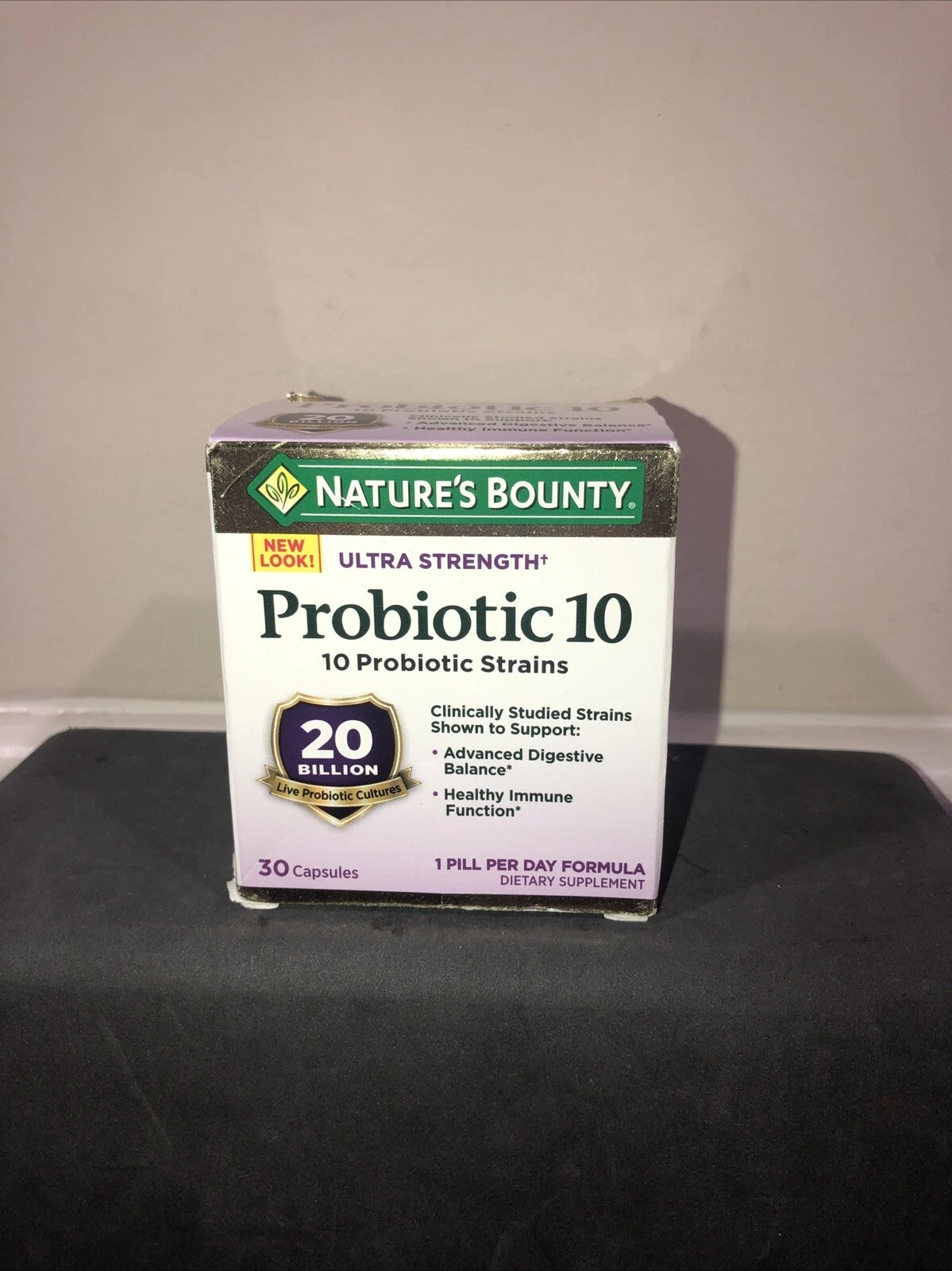 Natures, bounty, ultra strength, probiotic 10. 30 capsules 1/26￼
