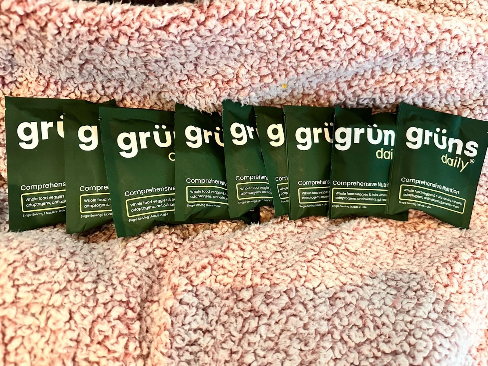 Gruns Adult Super Greens Gummy Bears, Multivitamin 9 Individual Snack Packs