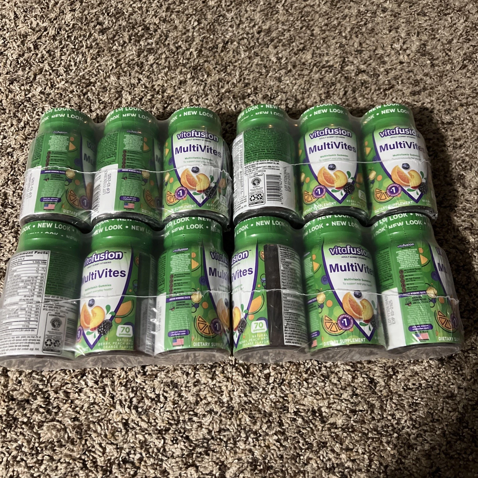 12 db Vitafusion MultiVites MultiVites MultiVitamin gumi bogyó, őszibarack, eredeti 70 karátos ex03/25