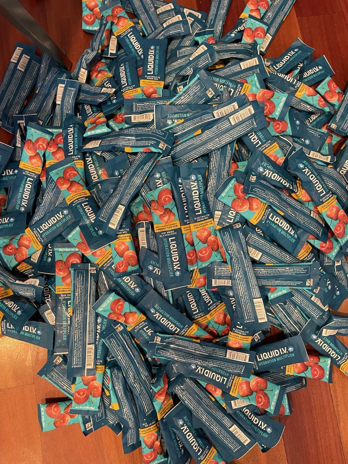 Liquid IV 100pk (50 Golden Cherry & 50 Strawberry) New Out Of Box! FAST shipping