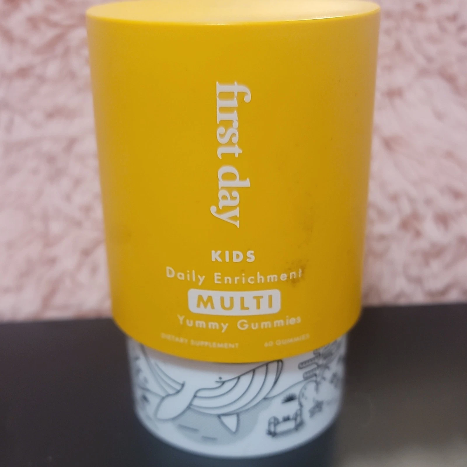 FIRST DAY KIDS DAILY MULTIVITAMIN GUMMIES COMPLETE NUTRITION FOR KIDS EXP 8/25